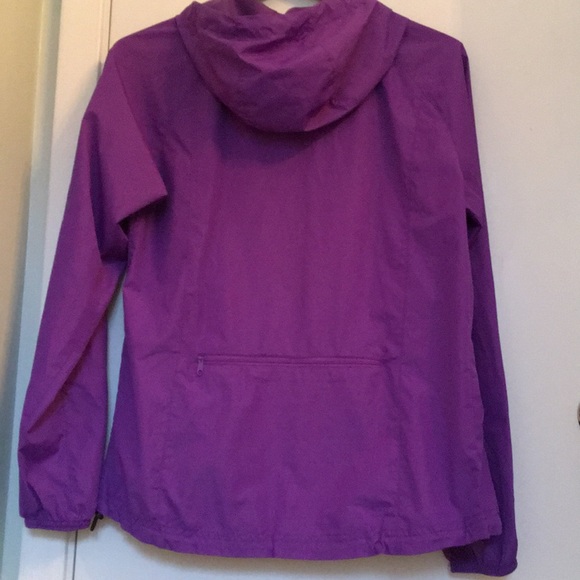 ASICS Packable Jacket in Purple - Picture 2 of 7